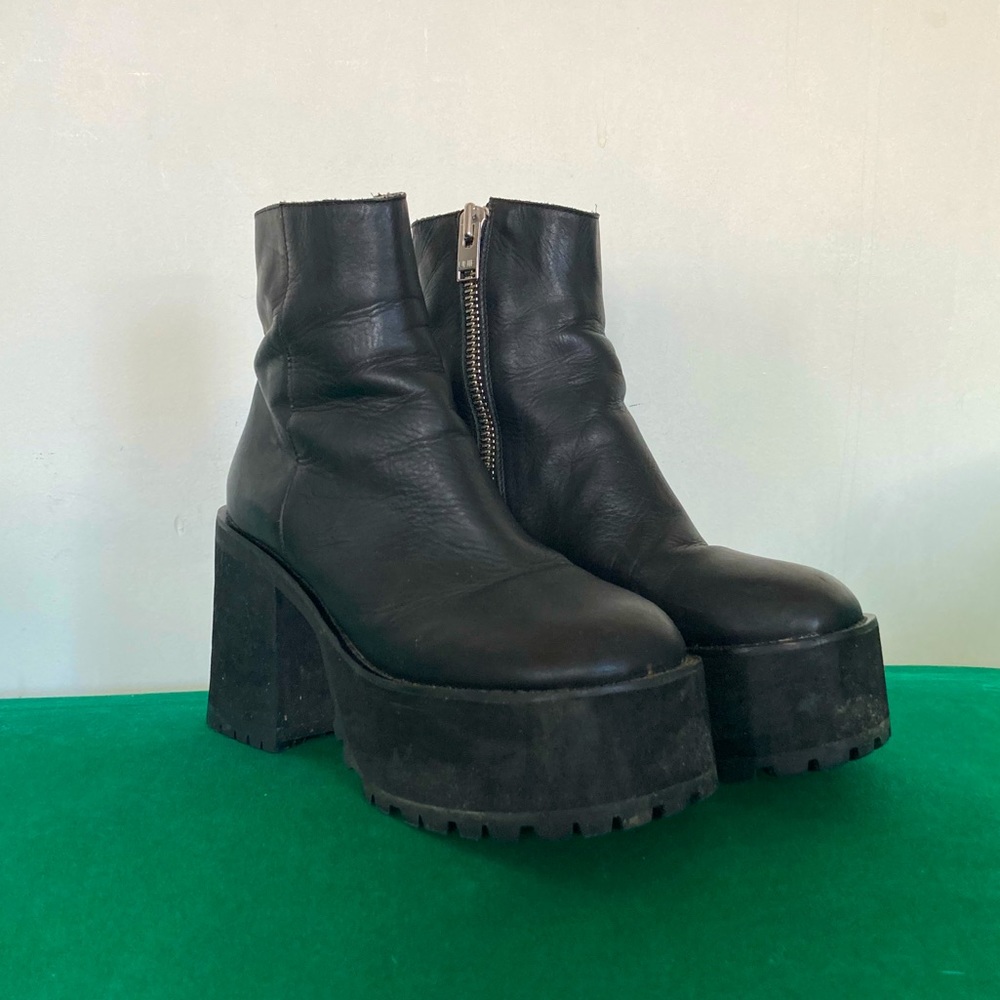 UNIF Bonnie Boots Size 9